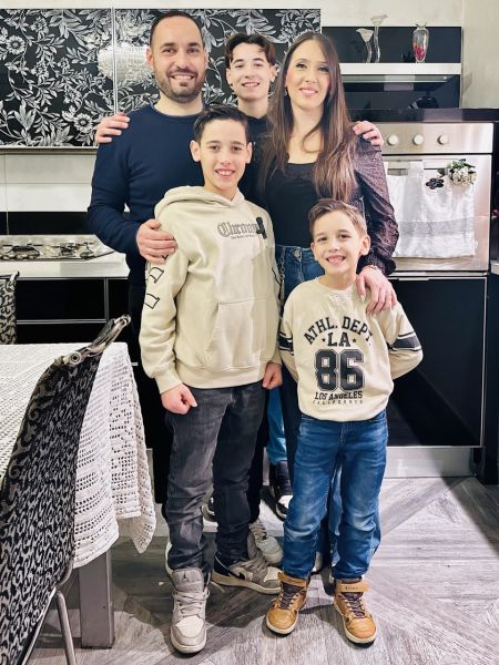Famiglia cliente Water Passion nella cucina della propria abitazione