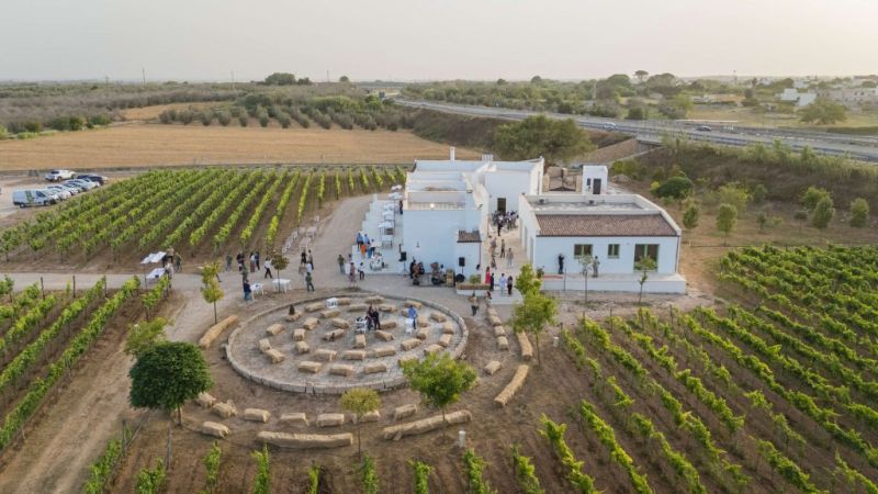 Vista della Masseria Marangelli a Palmariggi, sede dell'Osteria Origano, cliente Water Passion