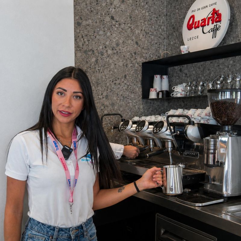 Sofia al Bar 300.000 di Lecce, cliente Water Passion